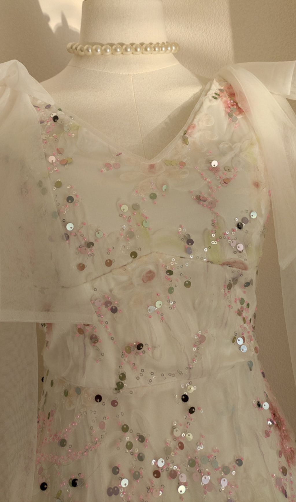 Felda V-Neck Flower Sequin Midi Dress